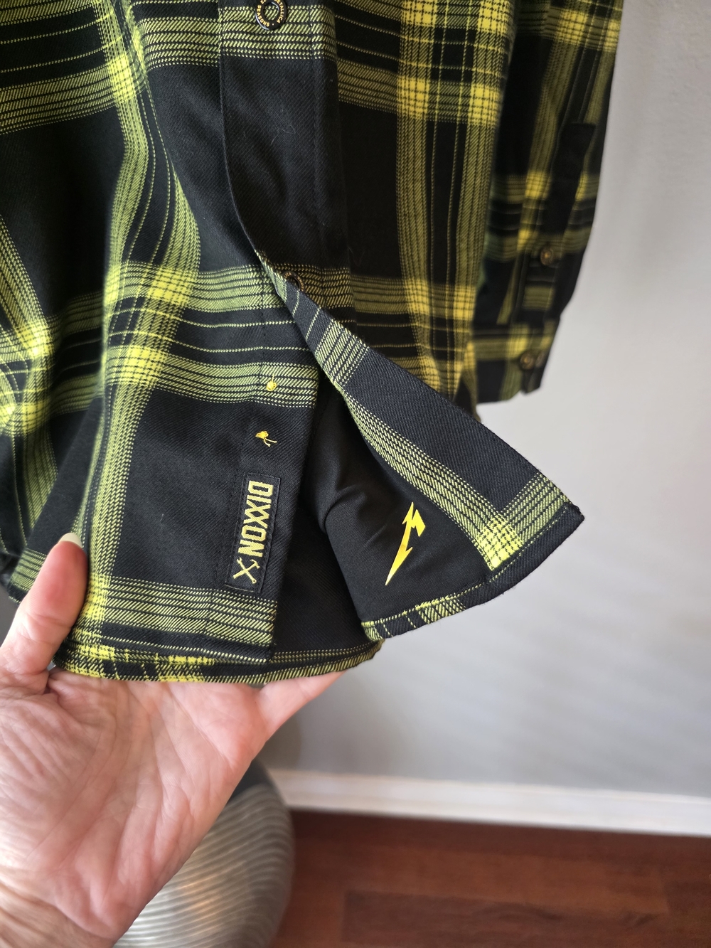 Official Metallica Dixxon Flannel Men's Black & Yellow Collector's Item - Picture 10 of 13